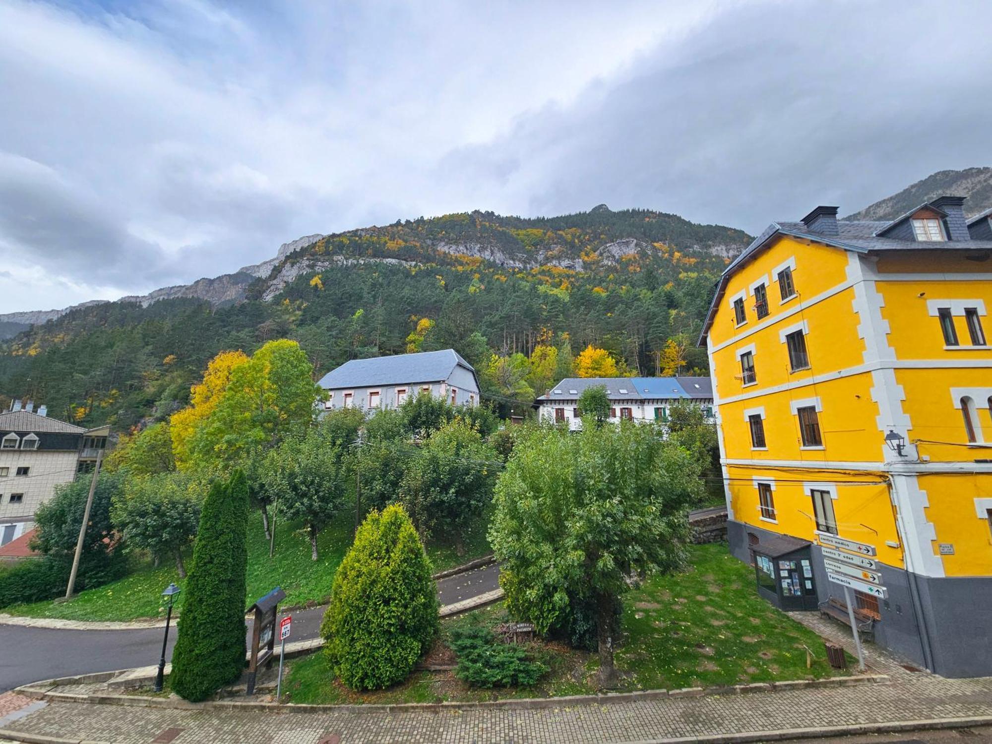 Apartamentos Canfranc 3000 Exterior foto