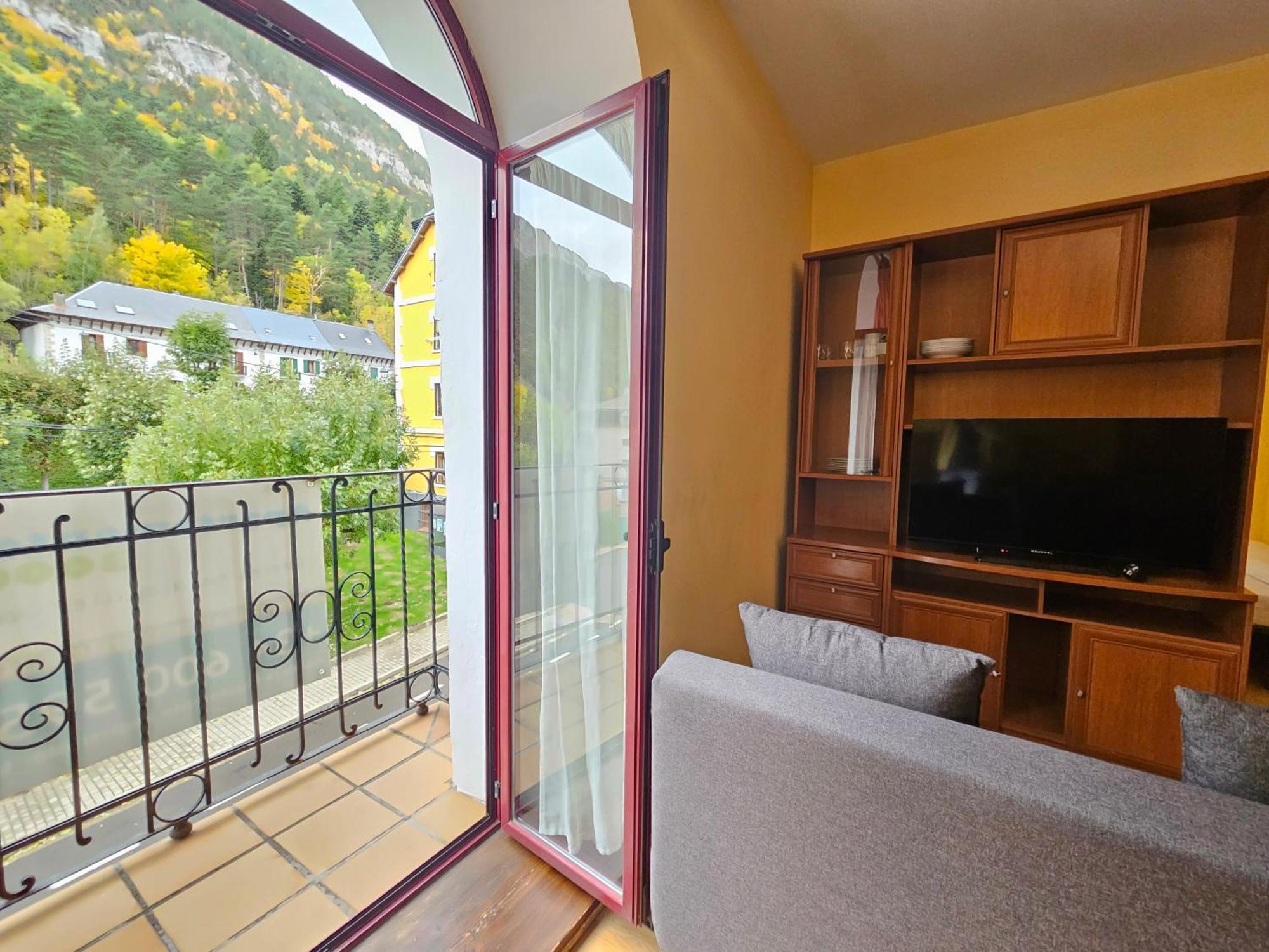 Apartamentos Canfranc 3000 Exterior foto