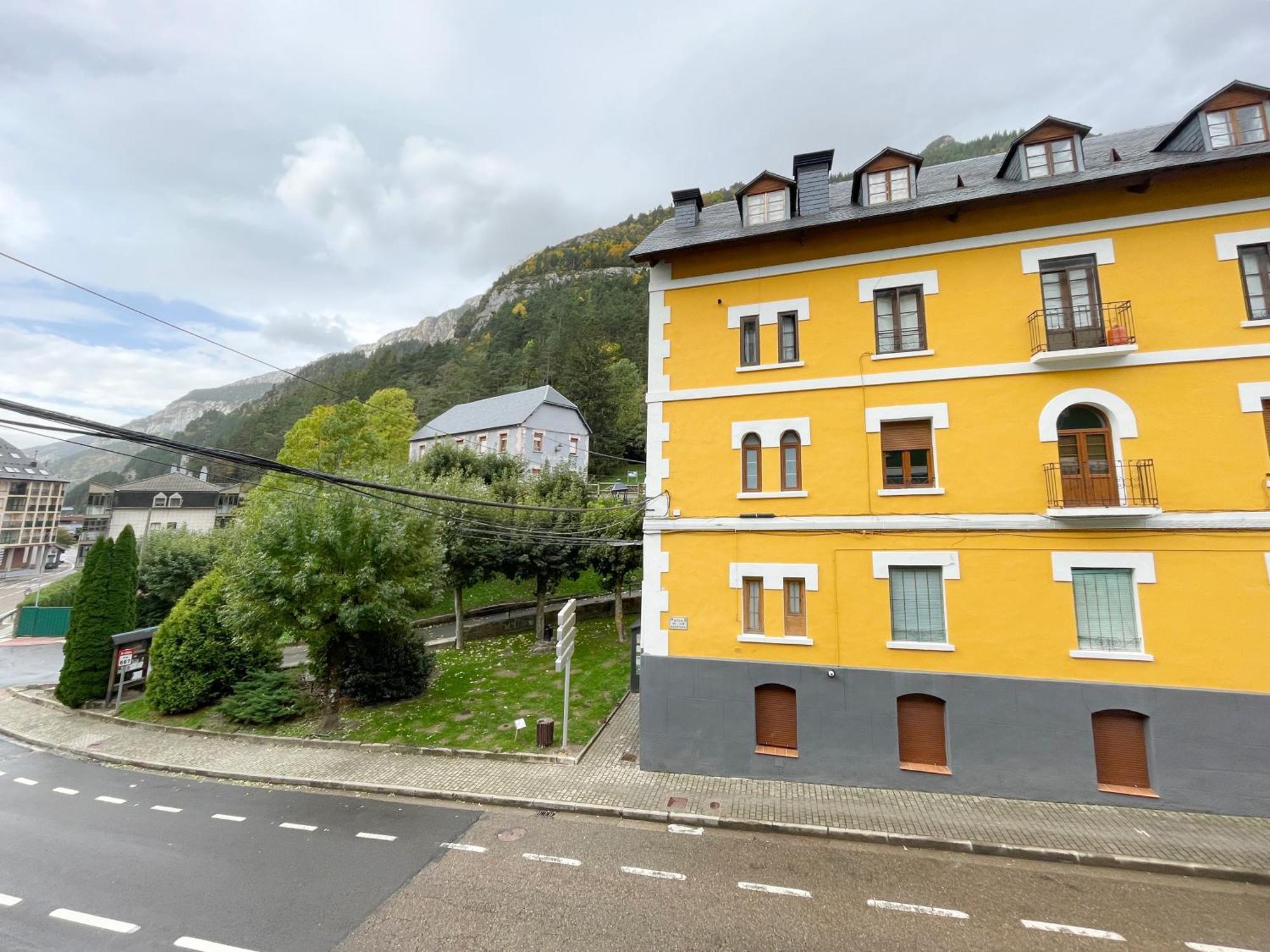 Apartamentos Canfranc 3000 Exterior foto